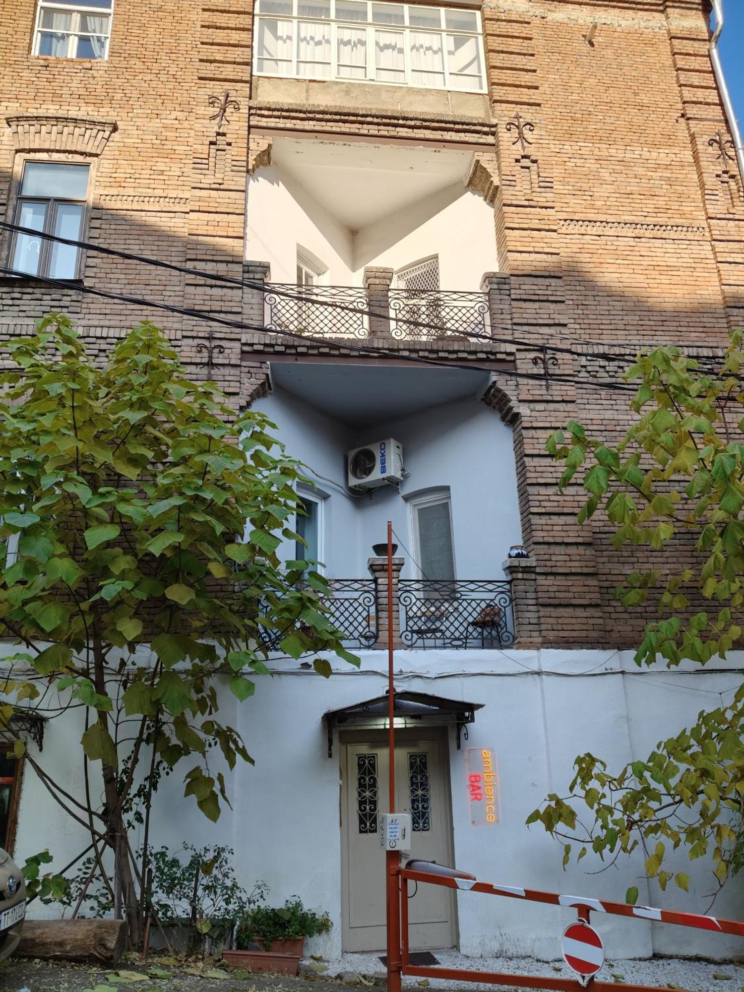 Ambience Hostel & Apartments Тбілісі Екстер'єр фото